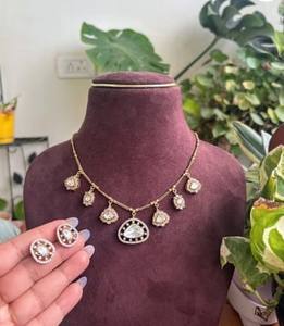 Conjunto de cadena de eslabones de estilo Polki chapado en oro de latón, collar artificial de joyería de moda - Product Image 1