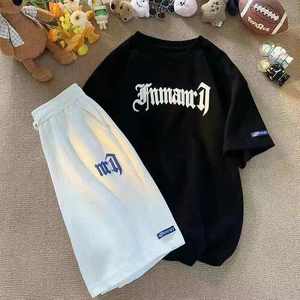 เสื้อยืดและกางเกงขาสั้นชุดเซ็ต 2 ชิ้น สไตล์สตรีทแฟชั่นฤดูร้อน ดีไซน์ตามสั่ง ผ้าฝ้ายระบายอากาศ ชุดลำลองสำหรับทุกเพศ รับผลิตแบรนด์ส่วนตัว - Product Image 4