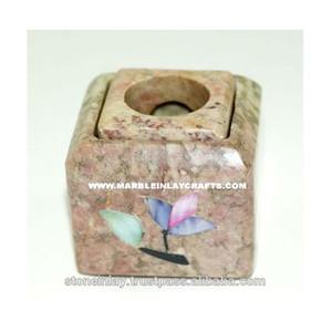 Porte-bougie en pierre ollaire polie avec incrustation de motifs floraux magnifiques, idéal pour la décoration intérieure et les cadeaux d'affaires - Product Image 1