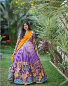 Ropa de fiesta de seda estampada de diseñador y lehengas Choli con dupatta, Garba Chaniya Choli para niñas - Product Image 4
