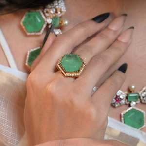 Anillo de Cóctel Hexagonal de Plata de Ley 925 con Piedra Verde y Diseño Vintage Chapado en Oro - Product Image 1