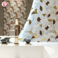 Carreaux de mosaïque en marbre de luxe: motifs artisanaux exquis pour décor de cuisine et de salle de bain mosaïque de marbre jet d'eau
