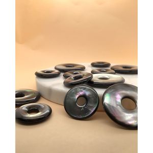 Cuentas Sueltas de Concha Negra en Forma de Donut - Product Image 2