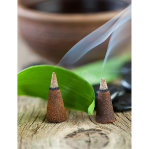 Ensemble de porte-encens en céramique fait main avec cône émetteur de fumée, utilisation aromatique toute saison - Product Image 2
