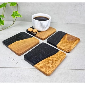 Sous-verres de luxe en résine époxy et bois de noyer avec incrustations artistiques pour tables à manger à prix disponible - Product Image 3