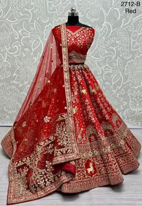 Seda pesada de nuevo diseñador con bordado Dori y trabajo de diamantes y costura con CanCan Party wear Lehenga choli - Product Image 5