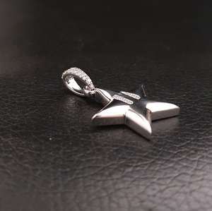 Colgante Minimalista de Estrella en Plata 925 con Moissanita VVS, Joyería de Lujo Estilo Hip Hop - Product Image 6