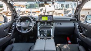 TOYOTA LAND CRUISER 300 VXR 3.3D Argent 5 places 4 cylindres 2 755 cm³ 204 ch Conduite à gauche Euro 6 Transmission automatique d'occasion 2022 - Product Image 2