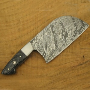 Cuchillo de Cocina Tipo Cleaver de Acero de Damasco de 10 Pulgadas Hecho a Mano con Funda de Cuero Única, Mango Hermoso y Personalizable - Product Image 6