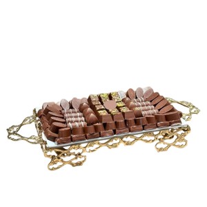 Bandeja de chocolate clásica con base dorada adornada para bodas y ocasiones especiales Bandeja de servicio de chocolate y hecha a mano de primera calidad - Product Image 1
