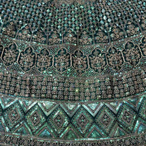 Beau travail lourd mariée soie Lehenga Choli pour femmes par le fabricant indien - Product Image 5