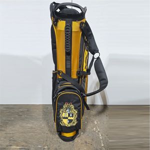 กระเป๋ากอล์ฟ Alpha Phi Alpha Fraternity Inc. กระเป๋ากอล์ฟ ALPHA สีดำและสีทองโบราณ - Product Image 2