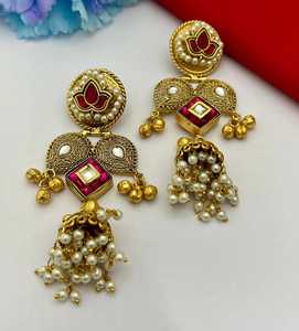 Pendientes tradicionales indios para mujer Pendientes de diseño último y único Ideal para bodas, festivales Par con traje o Sari - Product Image 4