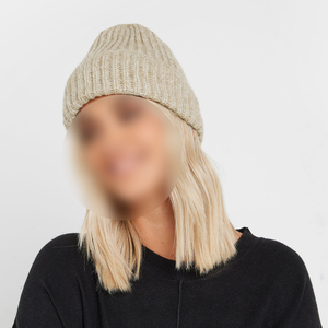 Bonnet en laine côtelée de haute qualité avec logo personnalisé pour hommes et femmes, doux et chaud, idéal pour l'hiver, fabrication directe d'usine - Product Image 1