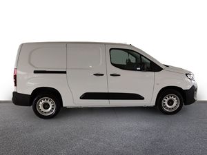Furgoneta Comercial Usada 2026 C-OMBO, Color Blanco, Motor Diésel 4x2 de 1499cc, 131HP, Sensor de Luz Digital, Transmisión - Product Image 5