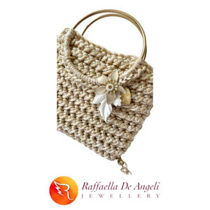 กระเป๋าสะพายไหล่ของผู้หญิงแฟชั่นสีงาช้างสีทองดอกไม้เรขาคณิตโครเชต์ทำด้วยมือมีสองสายการออกแบบจากอิตาลี - Product Image 4