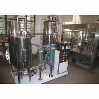 Usine automatique de production de boissons avec équipement de fermentation, extraction de bière, eau minérale, vin, jus, étiquetage et remplissage