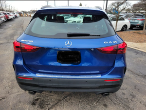 ORIGINAL 2024 BenZZ AMG GLA 35 4MATIC AWD SUV/Crossover con Tracción en las Cuatro Ruedas, Motor de 1-4 Cilindros, Automático, 5 Asientos, Súper Limpio - Product Image 3