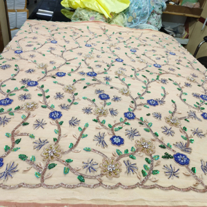 Tela de Alta Gama con Flores 3D, Plumas y Cuentas para Vestidos de Novia y de Noche - Product Image 1