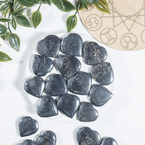 Offre Spéciale : Cœurs Miniatures en Hématite Sculptés à la Main en Cristal Naturel pour Décoration, Méditation et Relaxation – Prix de Gros - Product Image 1