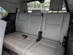 Toyota Sequoia Limited 4WD 2023 Usada en Excelentes Condiciones, Motor Impecable, 437 HP, 3.4L V6 Híbrido - Product Image 3