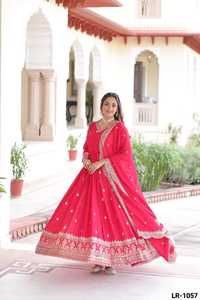 Nuevos Vestidos Anarkali de Diseñador con Lentejuelas y Bordados Zari, con Dupatta Elegante con Bordado Zari Calado para Mujer - Product Image 4