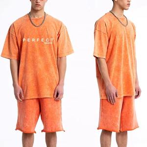 Traje de verano para hombre Traje de calle Traje con logotipo personalizado Conjunto de verano Camiseta más vendida Pantalones cortos Hombres Conjunto de dos piezas Impreso - Product Image 3