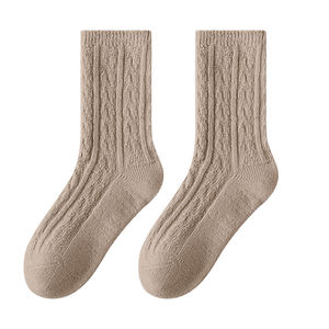 Calcetines deportivos de compresión Logotipo personalizado para atletas Clubes de fitness y equipos de entrenamiento Antideslizante y control de humedad - Product Image 1