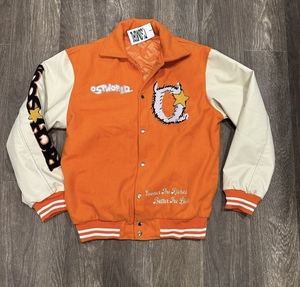 Chaqueta universitaria con letras de béisbol personalizada de alta calidad de fabricante OEM para hombre con mangas de cuero de chenilla bordadas para invierno - Product Image 6