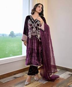 Modest Islamic Gown for Eid in Soft Georgette Fabric with Beautiful Embroidery Design Kurta - Product Image 4