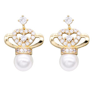 Orecchini a bottone con corona placcata in oro e perle con zirconi cubici per gioielli da sposa da donna, perle finte di forma rotonda, stile romantico - Product Image 3