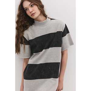 Vestido Midi a Rayas con Cuello Cerrado y Abertura - Product Image 2