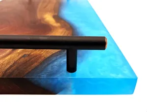 Plateau de service élégant en résine et bois, fonctionnel pour les collations, les repas, le service à tout moment, les boissons, le café, le thé, avec un charme rustique, prix de gros - Product Image 3