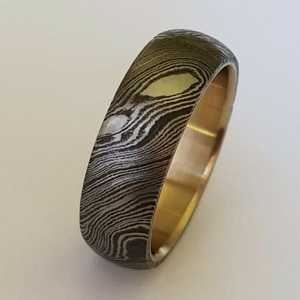 แหวนผู้ชายเหล็กดามัสกัส ตีขึ้นรูปด้วยมือ แหวนแต่งงานลายไม้ธรรมชาติ เครื่องประดับงานหนัก ผู้จัดจำหน่าย - Product Image 3