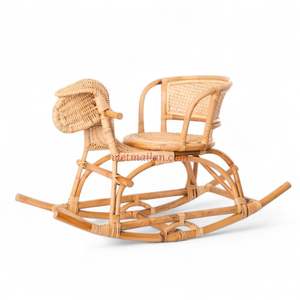 Silla Mecedora de Ratán Natural Tejida a Mano para Bebé con Diseño Suave Inspirado en Animales de Vietnam - Product Image 1