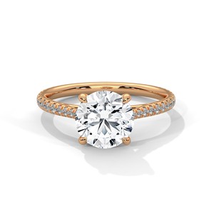 Anillo Solitario de Moissanita de Corte Brillante Redondo de 2.0ct, Plata de Ley 925 con Banda Engastada en Pavé - Product Image 2