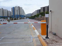Sistema de Gestión de Estacionamiento RFID de Largo Alcance COMA CMY512L, para Uso Residencial y en Fábricas, Distancia de Lectura de 15 m, Software Incluido, 1 Año de Garantía