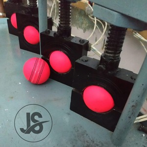 ลูกคริกเก็ตสีชมพู ลูกคริกเก็ตหนังสีชมพู ลูกคริกเก็ตเย็บมือเกรด A - Product Image 2