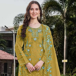 Conjunto de ropa pakistaní india de cuatro piezas Premium de tendencia bordado intrincado Khatli Work Santoon Bottom a juego Dupatta - Product Image 1