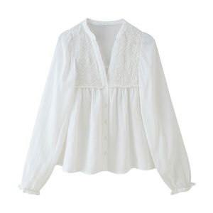 Blusa elegante de gasa para mujer, camisa informal de longitud regular con decoración, patrón sólido - Product Image 1