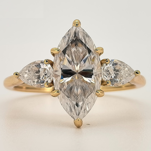 Anillo de Compromiso y Boda de Plata de Ley 925 con Moissanita de Corte Marquesa de 3 Quilates, Diseño Personalizado de 3 Piedras, Joyas Black Pearl - Product Image 1