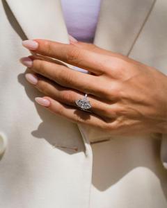 Anillo de compromiso solitario de moissanita de corte Marquesa de 14x7mm con banda pavimentada en Ajuste de cuatro puntas | Joyería fina de Boda nupcial - Product Image 2