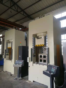 เครื่องอัดไฮดรอลิกแบบรางนำเซอร์โวโครง H 1000 ตัน สำหรับการตีขึ้นรูปชิ้นส่วนหลักของเครื่องยนต์ ผลผลิตสูง - Product Image 4