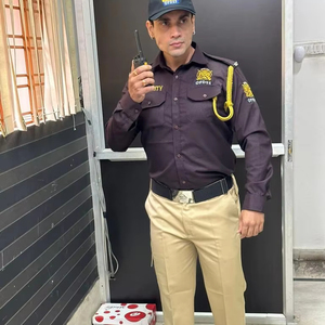 Camisa de guardia de seguridad marrón oscuro para uniformes de hotel - Product Image 2