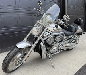 COMO NUEVO - LISTO PARA CONDUCIR - HARLEY-DAVIDSON V-ROD 2003 DE 372 MIL PULGADAS, EDICIÓN DEL 100 ANIVERSARIO, PROYECTO ESPECIAL - Product Image 1