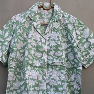 Ensemble de pyjama court fait main 100% coton pour femmes imprimé floral cadeau de demoiselle d'honneur tissu tissé thermique printemps écologique été ODM - Product Image 3