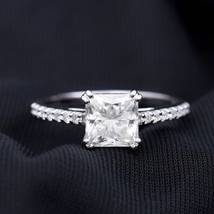 Anillo de Compromiso RITZIN con Diamante Cultivado en Laboratorio, Diseño Princesa, para Mujer - Product Image 2