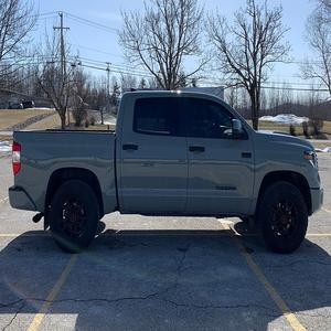 ¡Oferta Imperdible! Toyota Tundra TRD Pro 2021 Súper Limpia, Motor V8 de 5.7L, Tracción 4x4, Automática, Color Lunar Rock, Camioneta de Lujo - Product Image 2