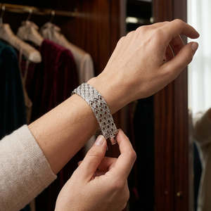 สร้อยข้อมือแบบลิงค์ลายเพชรทรงปริซึม - Product Image 5