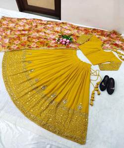 Lehenga Choli Rojo de Diseño con Bordado Nuevo para Novia, Ropa de Matrimonio y Boda para Mujer India en Ropa Étnica Alphanumero - Product Image 6